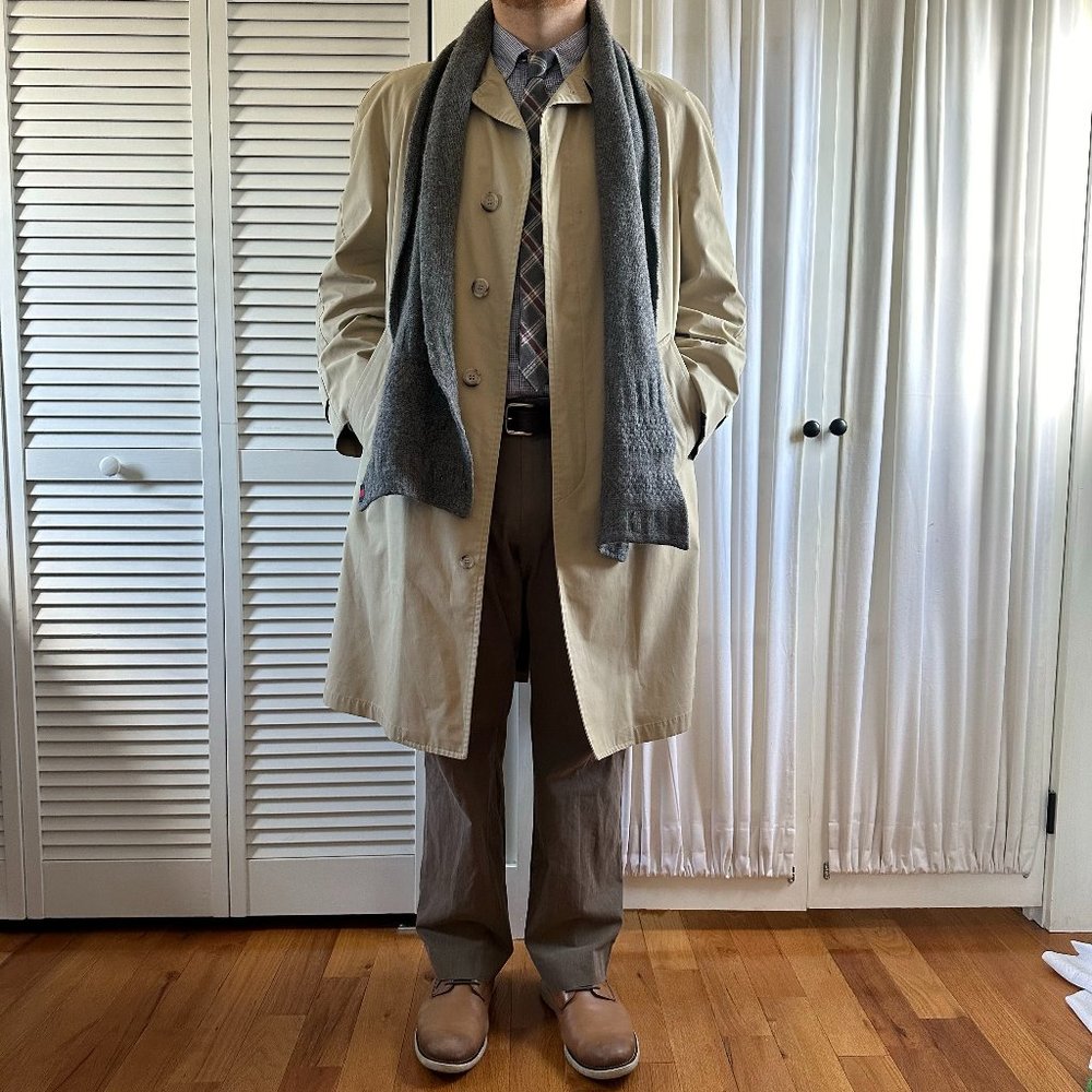 London Fog Men's Trench coat (Size 42)